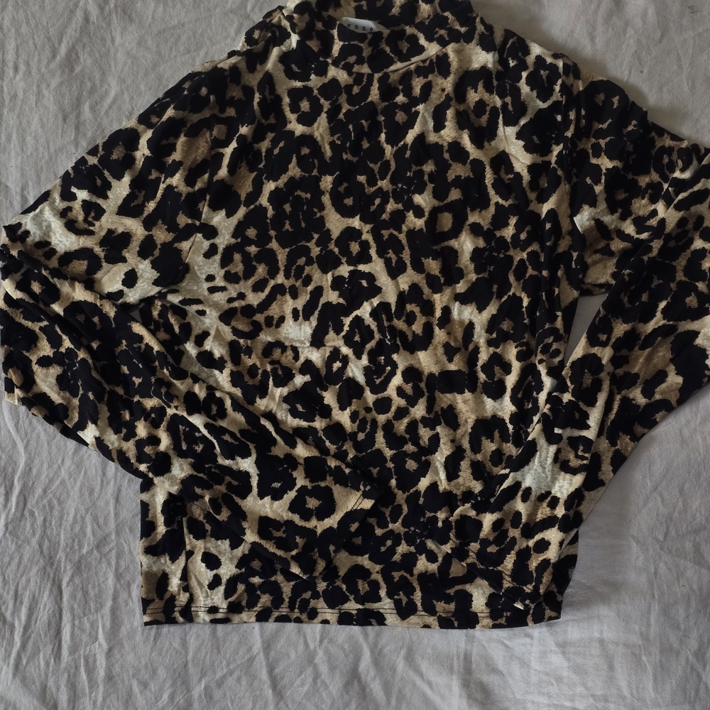 Gaze Leopard Print Top in Black and Tan Women Size 9 With Mock Neck